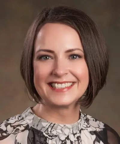 A headshot of Laura Banner